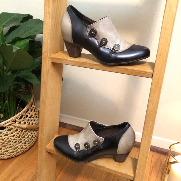 L’ARTISTE Booties Ankle Boots - Picture 1 of 8